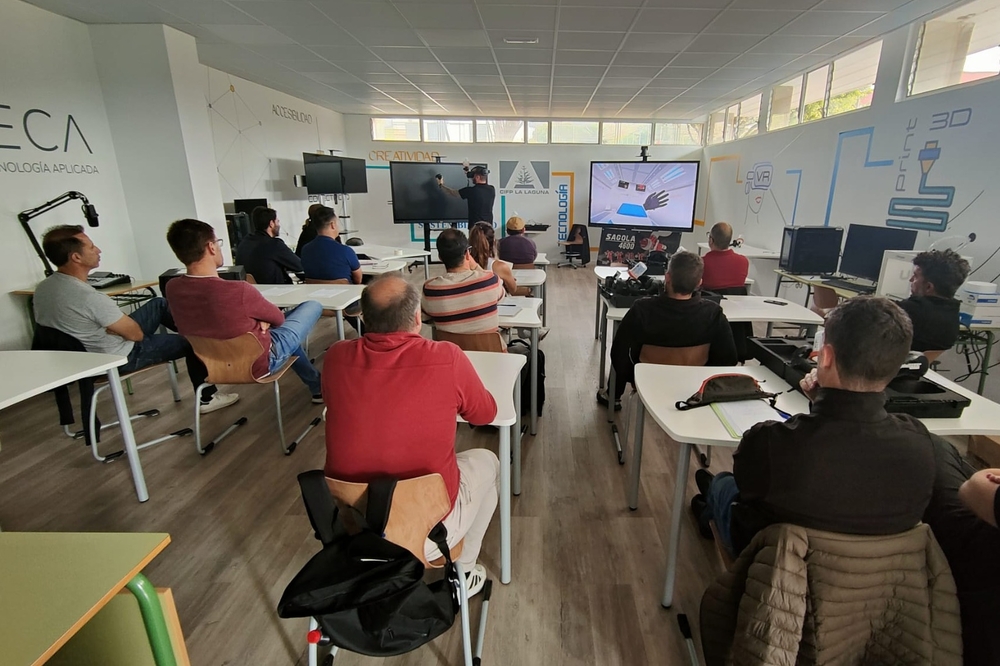 Les cabines de pulvérisation virtuelles SagolaSPRAY™ stimulent la formation professionnelle dans les îles Canaries