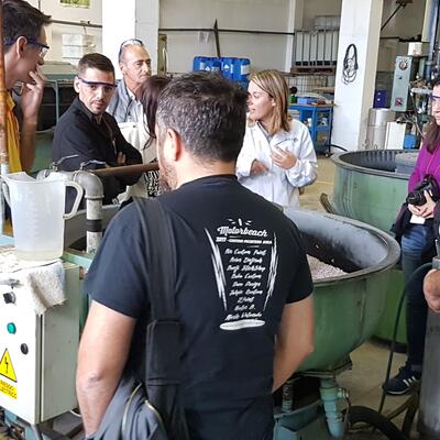Artistas del custom visitan Sagola